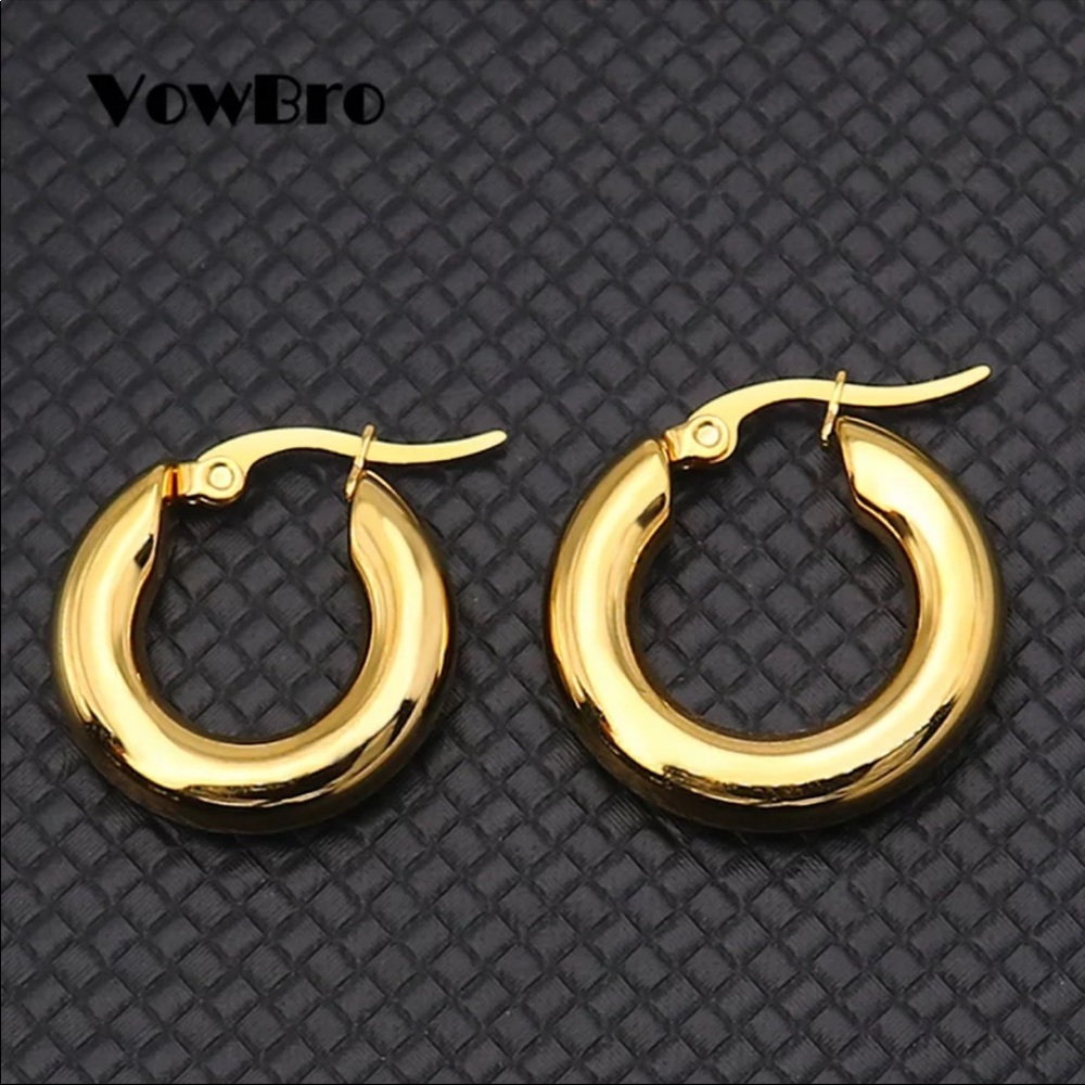 New 25MM Round Gold Tone Stainless Steel Hoop Earrings - Picture 1 of 4